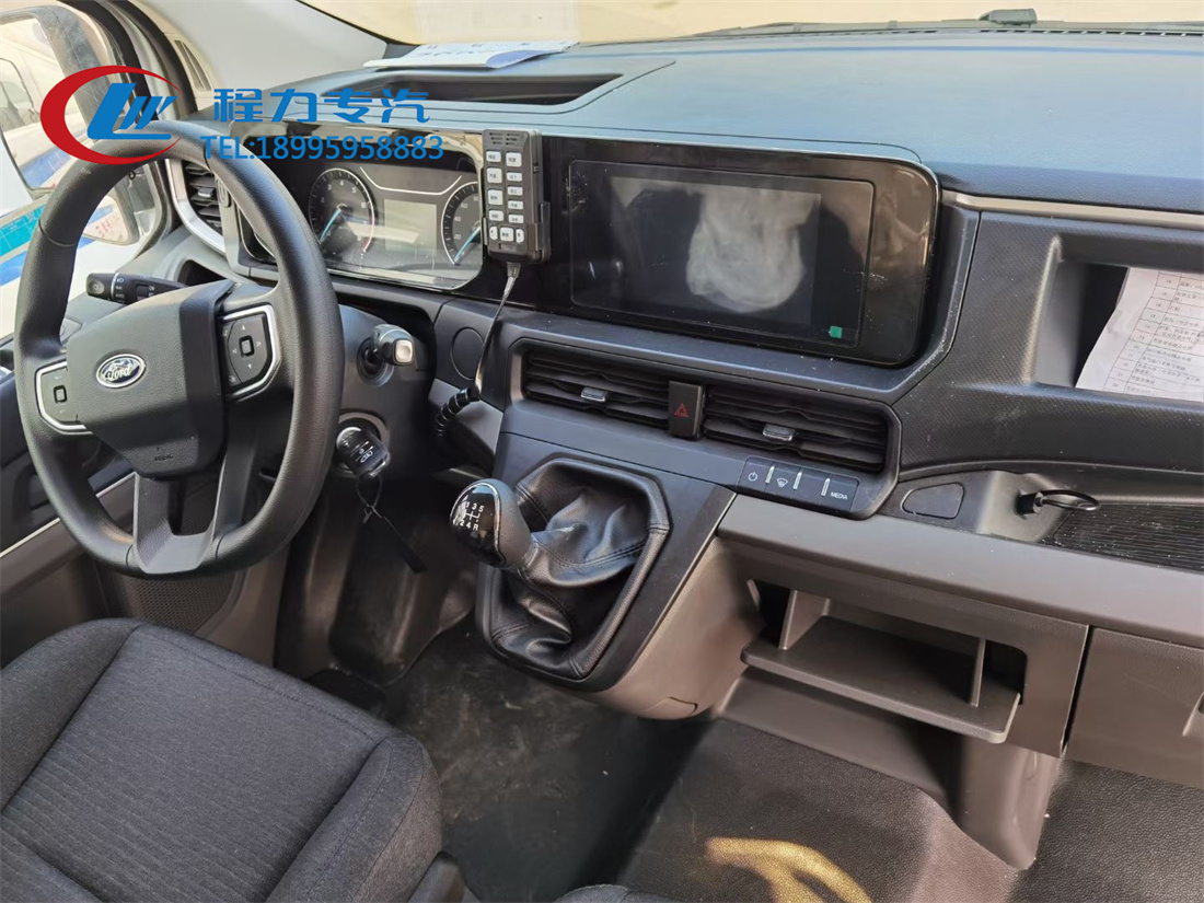 福特新全顺监护型救护车（汽油）