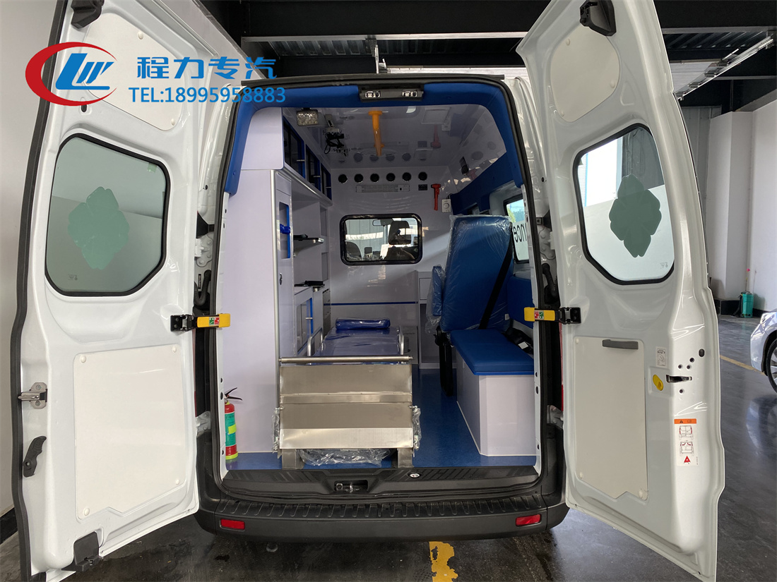 福特新全顺监护型救护车（柴油）