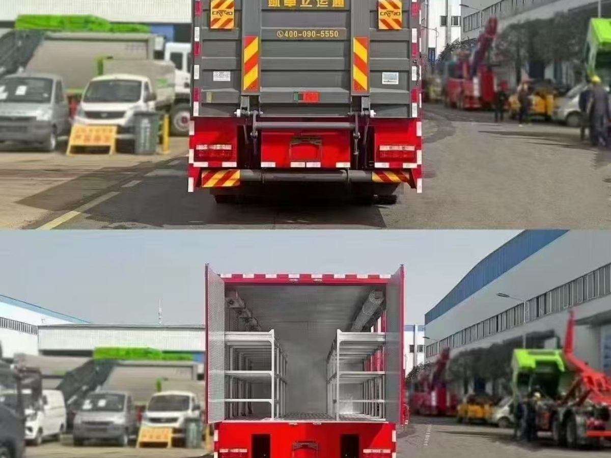 东风天锦装备运输车
